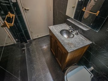 Venta departamento 4 ambientes con terraza en Flores