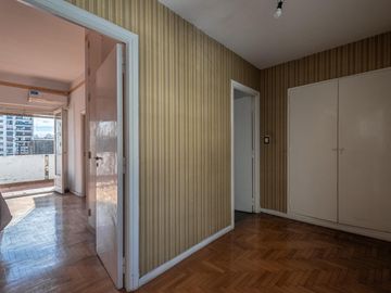 Venta departamento 4 ambientes con terraza en Flores