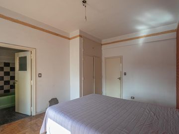 Venta departamento 4 ambientes con terraza en Flores