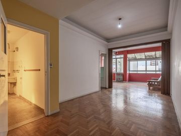 Venta departamento 4 ambientes con terraza en Flores