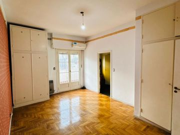 Venta departamento 4 ambientes con terraza en Flores