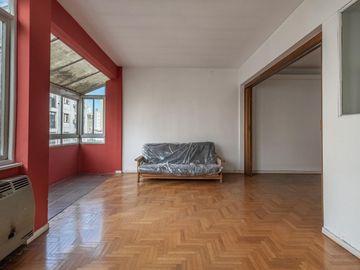 Venta departamento 4 ambientes con terraza en Flores