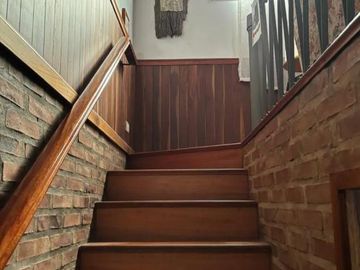 Venta Casa 7 Ambientes con Local Comercial en Olivos