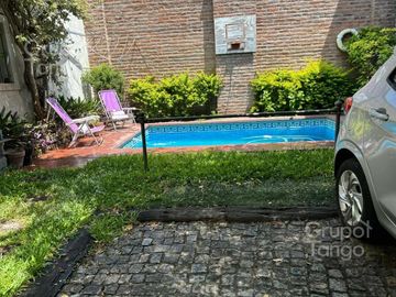 Venta Casa 7 Ambientes con Local Comercial en Olivos