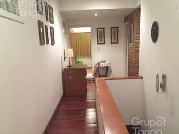 Venta Casa 7 Ambientes con Local Comercial en Olivos