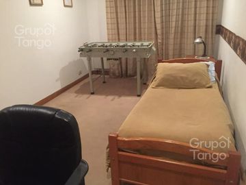 Venta Casa 7 Ambientes con Local Comercial en Olivos