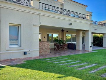 Chalet en venta en Barrio cerrado