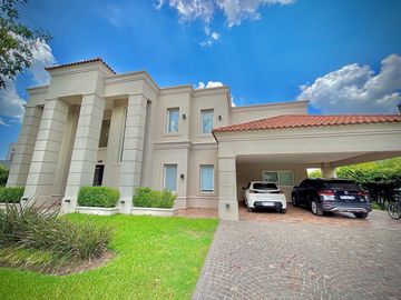 Chalet en venta en Barrio cerrado