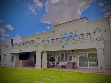 Chalet en venta en Barrio cerrado
