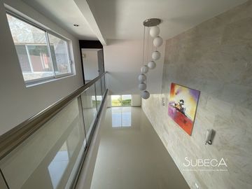 Preciosa Casa en Venta en Fraccionamiento Privado Coatepec.