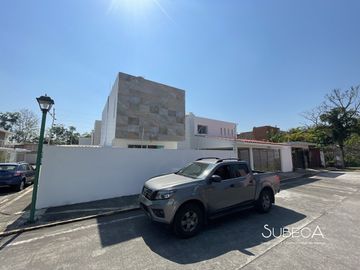 Preciosa Casa en Venta en Fraccionamiento Privado Coatepec.