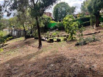 VENTA CASA EN EL BOSQUE CON SEGURIDAD EN CUERNAVACA - V370