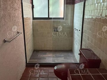 VENTA CASA EN EL BOSQUE CON SEGURIDAD EN CUERNAVACA - V370