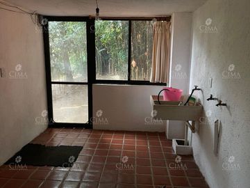 VENTA CASA EN EL BOSQUE CON SEGURIDAD EN CUERNAVACA - V370