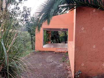 VENTA CASA EN EL BOSQUE CON SEGURIDAD EN CUERNAVACA - V370