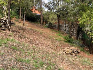 VENTA CASA EN EL BOSQUE CON SEGURIDAD EN CUERNAVACA - V370