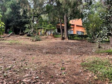 VENTA CASA EN EL BOSQUE CON SEGURIDAD EN CUERNAVACA - V370