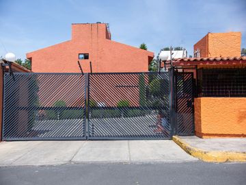 Amplia casa en condominio en venta, Santa Ursula Xitla, Hermenegildo Galeana