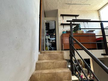 Casa amplia en venta con excelente distribución y gran potencial