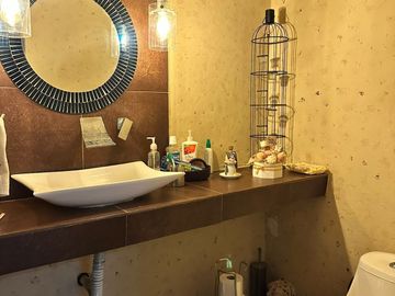 Casa amplia en venta con excelente distribución y gran potencial