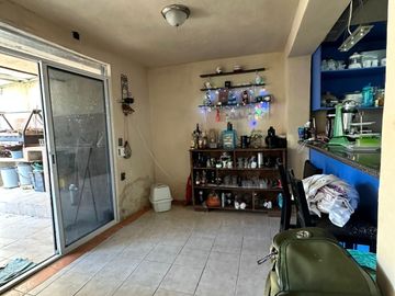Casa amplia en venta con excelente distribución y gran potencial