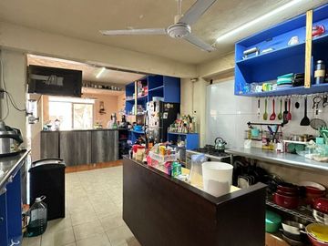 Casa amplia en venta con excelente distribución y gran potencial