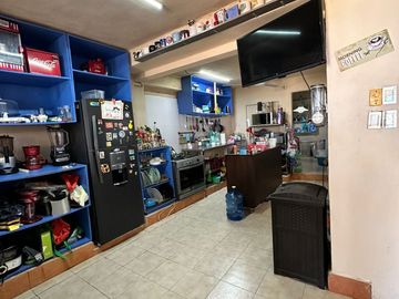 Casa amplia en venta con excelente distribución y gran potencial