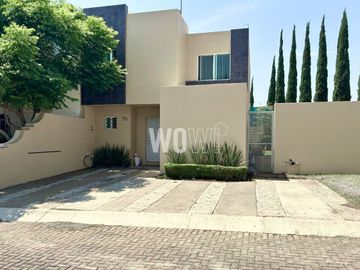 CASA EN VENTA EN BOSQUES DE SANTA ANITA