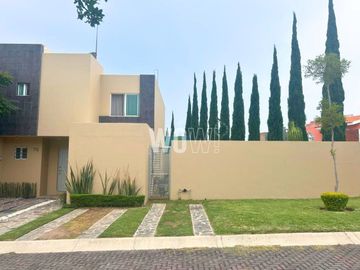 CASA EN VENTA EN BOSQUES DE SANTA ANITA