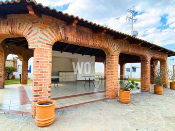 CASA EN VENTA EN BOSQUES DE SANTA ANITA