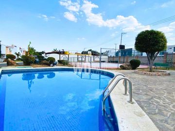 CASA EN VENTA EN BOSQUES DE SANTA ANITA