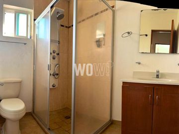 CASA EN VENTA EN BOSQUES DE SANTA ANITA