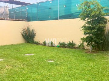 CASA EN VENTA EN BOSQUES DE SANTA ANITA