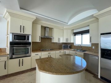 VENTA DE CASA EN REAL MEDITERRANEO