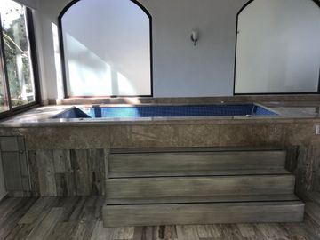 Venta o renta de casa en Club de Golf Los Encinos.