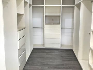 Venta o renta de casa en Club de Golf Los Encinos.