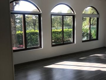 Venta o renta de casa en Club de Golf Los Encinos.