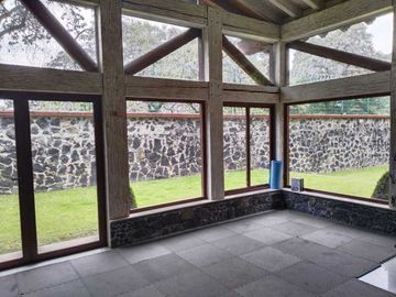 Venta o renta de casa en Club de Golf Los Encinos.
