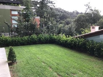 Venta o renta de casa en Club de Golf Los Encinos.