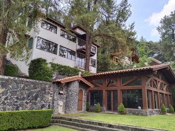 Venta o renta de casa en Club de Golf Los Encinos.