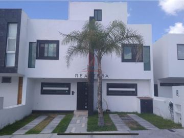 Casa de autor Zibatá El Marqués Querétaro 4,900,000 JohHes RMC.