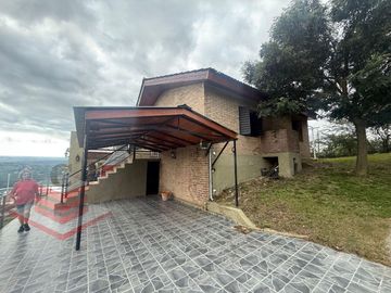 COMPLEJO DE 3 CABAÑAS EN CARLOS PAZ A 500 MTS DE LA RUTA 38 REF:  2118