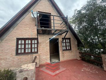 COMPLEJO DE 3 CABAÑAS EN CARLOS PAZ A 500 MTS DE LA RUTA 38 REF:  2118