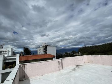 VENTA Departamento de 2 dormitorios en Urb. Lomas de Monteserrin
