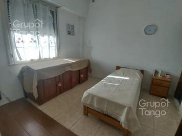 Venta Departamento 2 Ambientes en Olivos Primer Piso