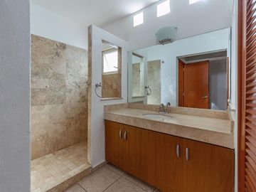 Casa en Venta en Fraccionamiento Villa Esmeralda Jarretaderas, Nuevo Vallarta.