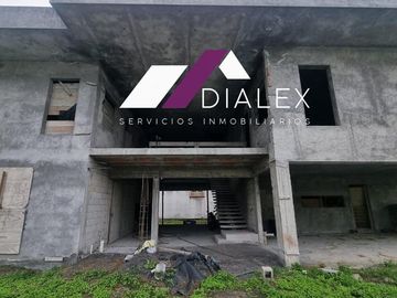 Casa en VENTA en Fraccionamiento El Sabino en SANTIAGO, Nuevo León - 5 Recámaras, 742 m2