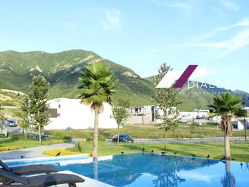Casa en VENTA Fracc. Aires del Vergel CARRETERA NACIONAL en Monterrey 640 M2 Una planta