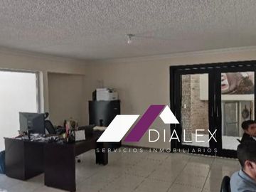 Casa en VENTA de 623 m2 - COL. CONTRY en Monterrey, Nuevo León