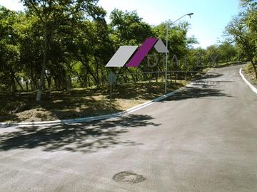 Col. Cumbres de Santiago -CARRETERA NACIONAL- Casa en Venta Santiago N.L.